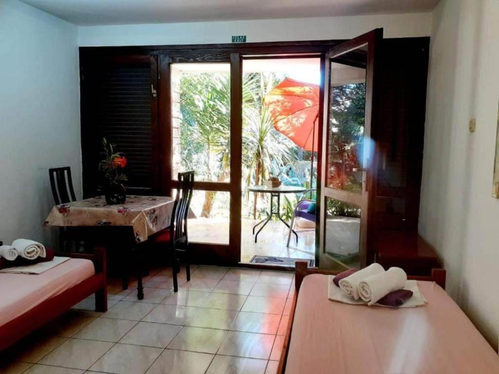 Apartmani Jessica Novalja Exterior foto